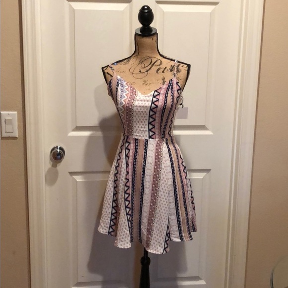 HP 5-9-19  multi colored print Dress - Picture 2 of 6